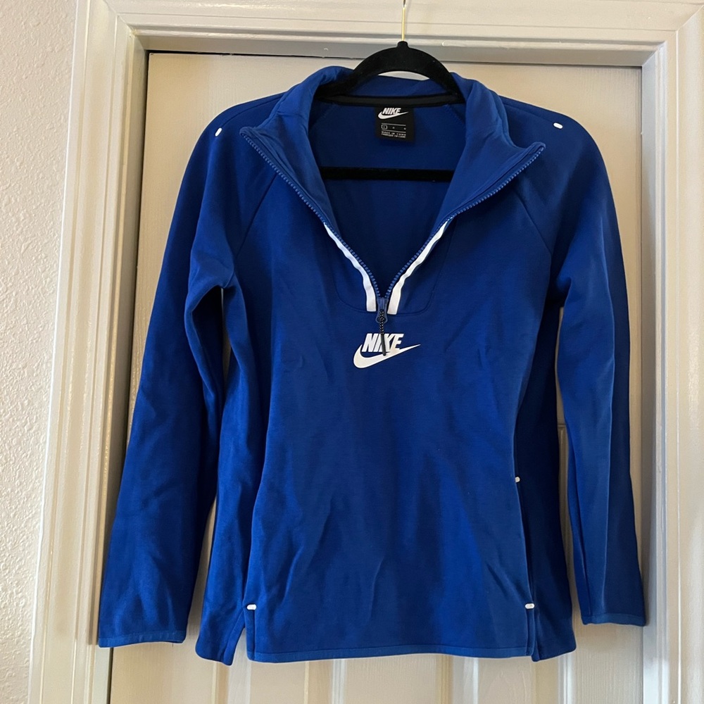 Nike  90’s styled pullover